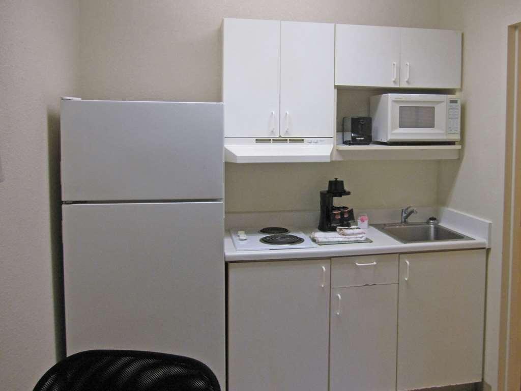 Extended Stay America Suites - Chesapeake - Crossways Blvd Room photo
