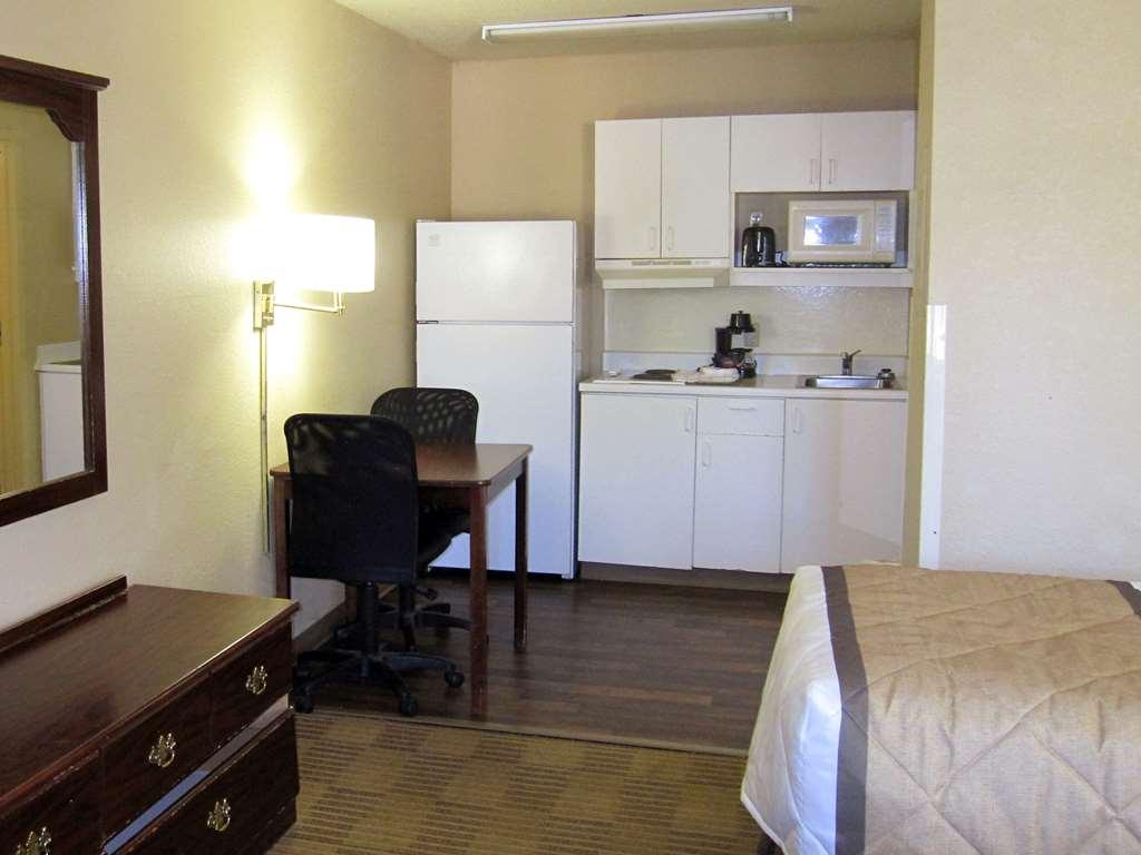 Extended Stay America Suites - Chesapeake - Crossways Blvd Room photo